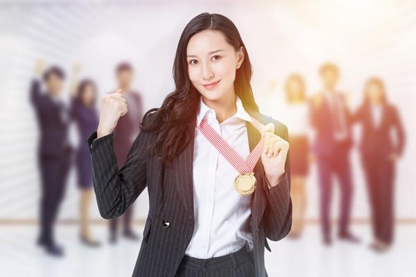 績效考核：評估員工成果，為晉升和獎懲提供依據(jù)