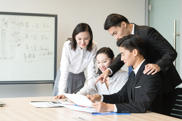 引領(lǐng)市場(chǎng)變革，專(zhuān)業(yè)營(yíng)銷(xiāo)咨詢(xún)助力企業(yè)持續(xù)增長(zhǎng)