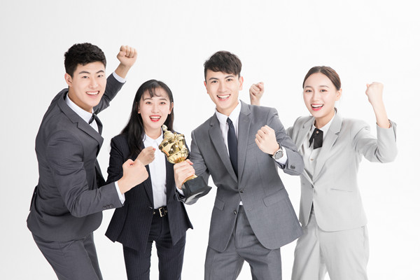 全面薪酬戰(zhàn)略實(shí)施：提升員工滿意度，提升企業(yè)績(jī)效