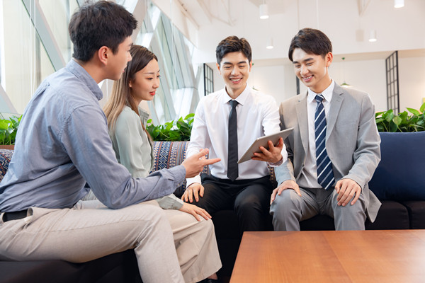 年度經(jīng)營計劃：聚焦核心業(yè)務(wù)，提升核心競爭力