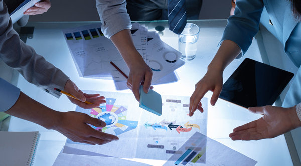 績效考核與反饋：及時(shí)反饋，指導(dǎo)改進(jìn)