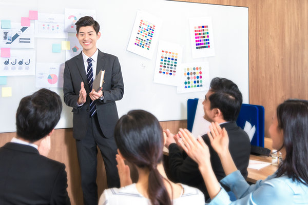 員工培訓(xùn)與發(fā)展：提升技能，實(shí)現(xiàn)卓越績效