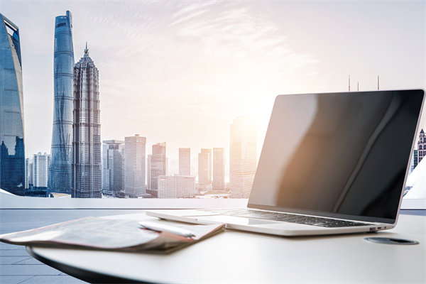 精心制定經(jīng)營策略，確保企業(yè)穩(wěn)健發(fā)展，實現(xiàn)長期盈利