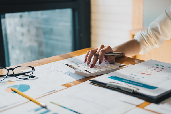 公司年度經(jīng)營(yíng)計(jì)劃實(shí)現(xiàn)目標(biāo)的關(guān)鍵舉措有哪些？