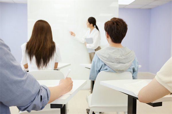 精益生產(chǎn)是制造業(yè)的思想，適合用于其他行業(yè)么？