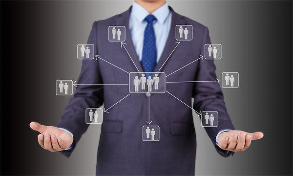 全面預(yù)算組織架構(gòu)中，屬于預(yù)算管理決策機(jī)構(gòu)的是？