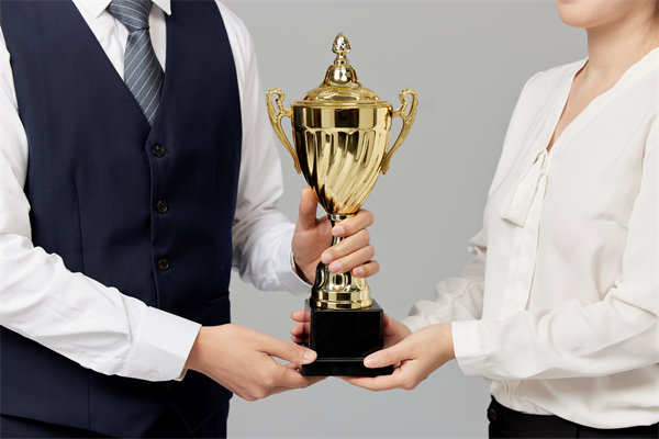 如何有效招聘并留住頂尖人才，提升團(tuán)隊(duì)競(jìng)爭(zhēng)力？