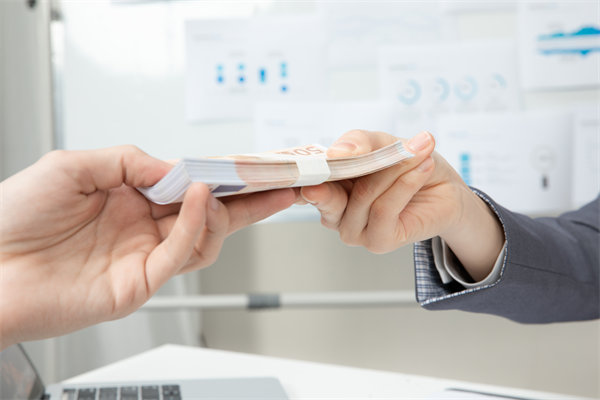 如何設(shè)計高效能薪酬體系以激發(fā)員工最大潛能？