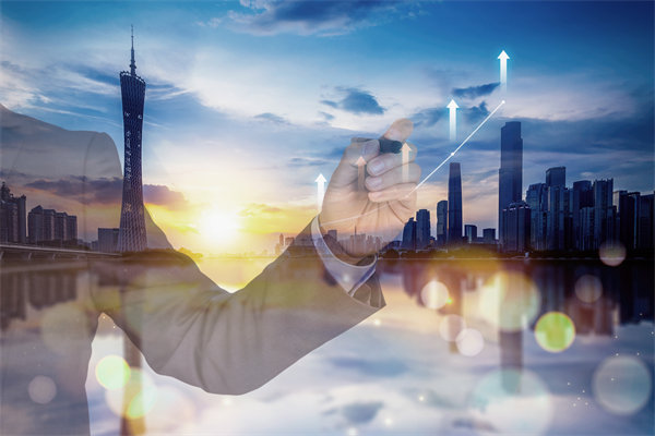 在薪酬體系設(shè)計(jì)時(shí)，應(yīng)如何考慮行業(yè)標(biāo)準(zhǔn)和市場(chǎng)變化？