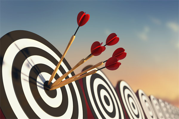 制定年度預(yù)算時(shí)，如何兼顧創(chuàng)新投入與成本控制？