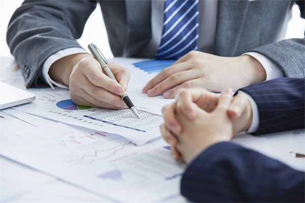 績效面談中，如何營造積極氛圍以促進雙方共識？