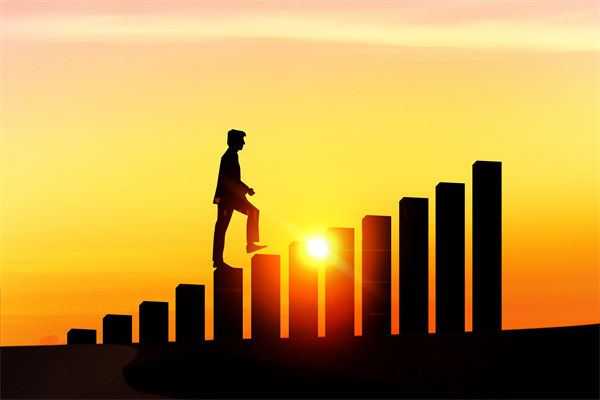 如何通過人力資源管理提升企業(yè)核心競(jìng)爭(zhēng)力？