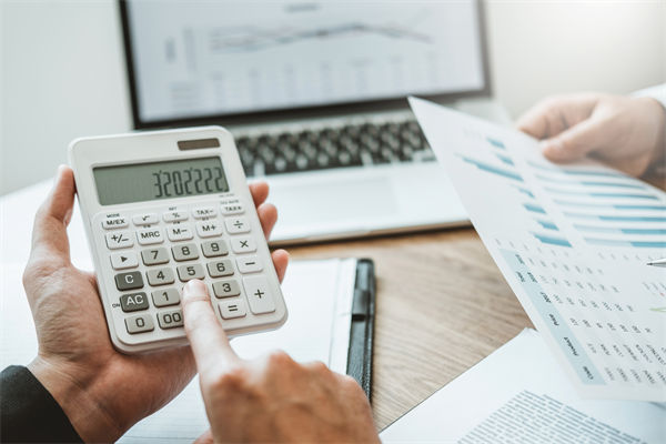 企業(yè)應(yīng)如何構(gòu)建完善的預(yù)算管理體系以提升效益？