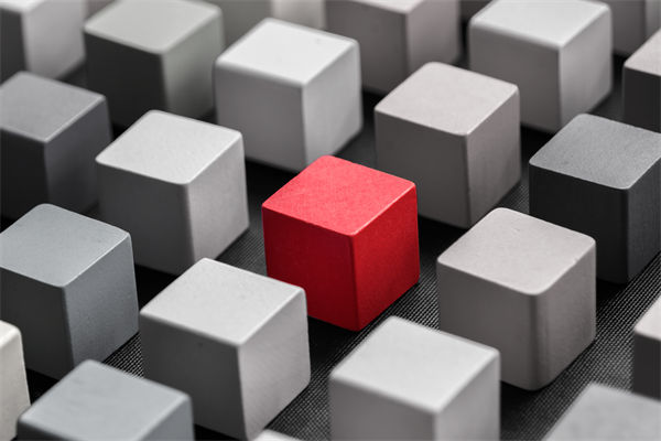 如何在競爭激烈的市場中保持品牌差異化優(yōu)勢？