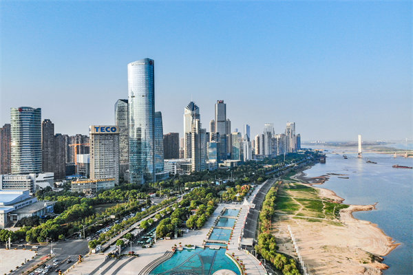 企業(yè)如何借助南昌精益生產(chǎn)咨詢公司提升生產(chǎn)效率與減少浪費(fèi)？