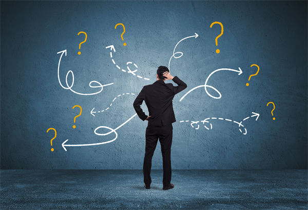 29歲男演員退圈回老家趕集擺攤，人力資源怎么看？