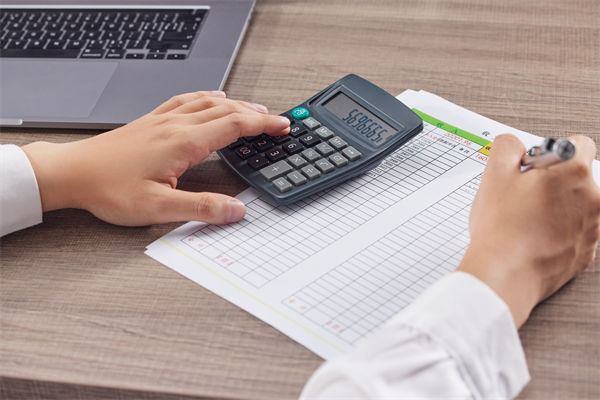 加班成風(fēng)留不住人，企業(yè)關(guān)懷和工時(shí)安排是否合理？