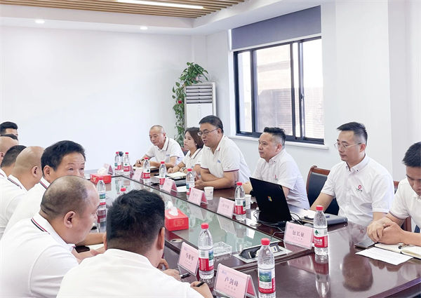 聚能鍋爐董事長丁黎明先生致辭