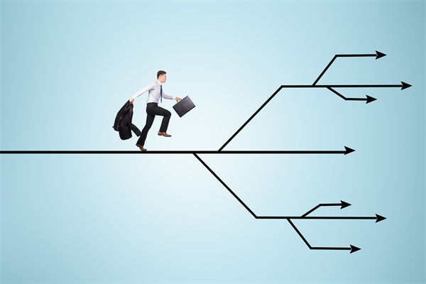 29歲女演員回應(yīng)在餐廳當(dāng)服務(wù)員，人力資源怎么看？