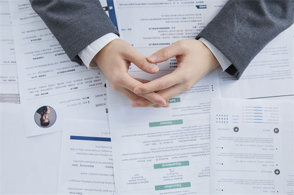 招聘流程看似高效規(guī)范，招來的人卻總是與需求錯(cuò)位？