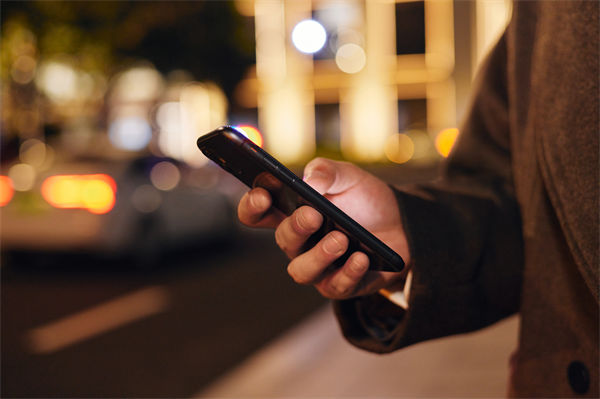 制造業(yè)管理：電子產(chǎn)品“防藍(lán)光”功能真能護(hù)眼嗎？