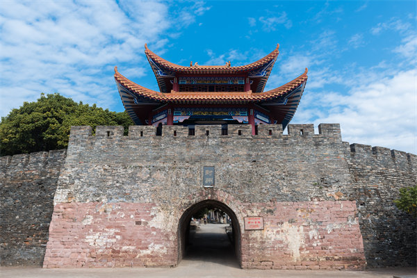 企業(yè)卡在轉(zhuǎn)型關(guān)鍵期難推進，肇慶管理咨詢公司有何突圍方案？