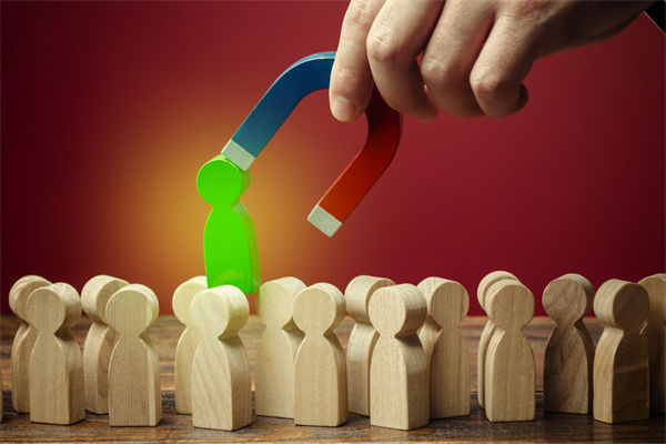 行業(yè)競爭陷入被動，薪酬咨詢?nèi)绾五懺烊瞬盼Γ? /></a></div>
                    <div   id=